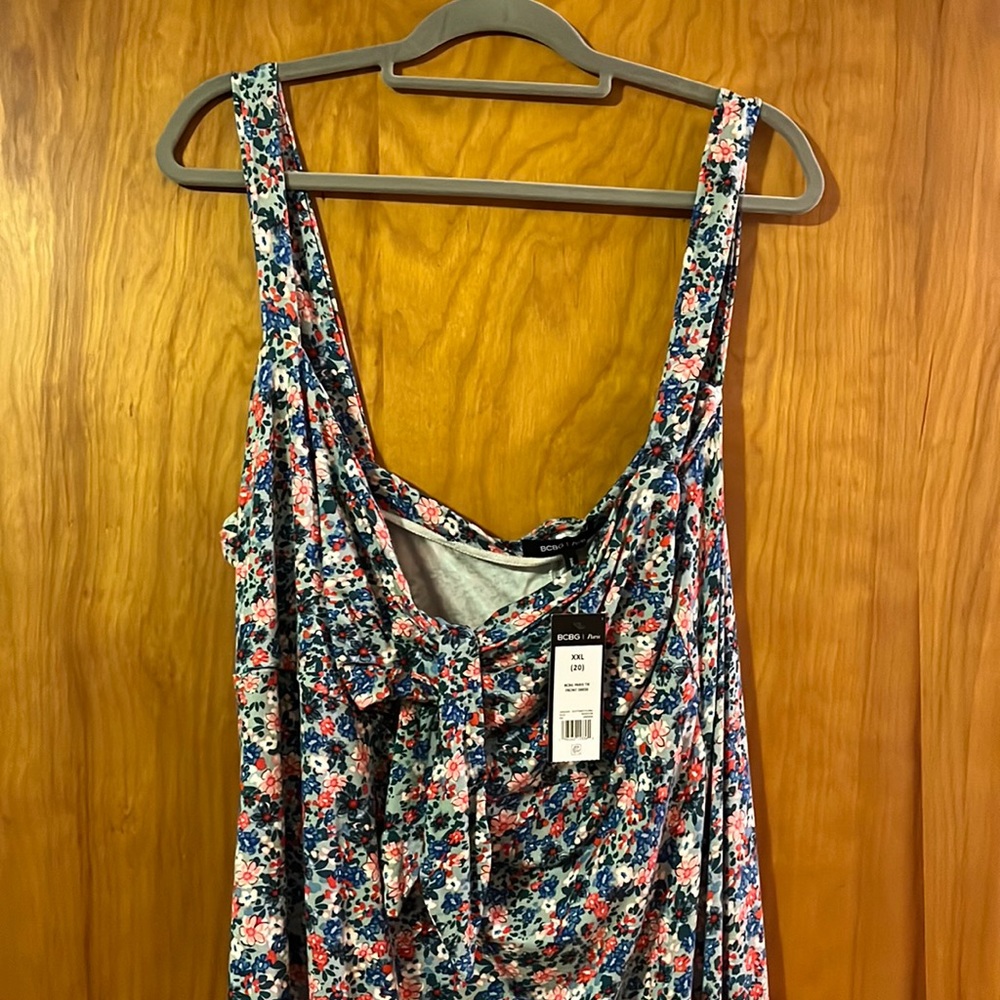 BCBG Paris tie front floral dress. New with tag. Size xxl